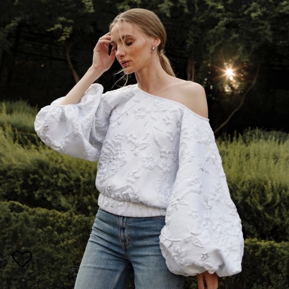 Arianne Elmy ALL WHITE GOOD LUCK TOP in Size Sm Never worn no tags.